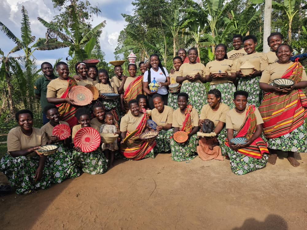 group pic of ladis crafts